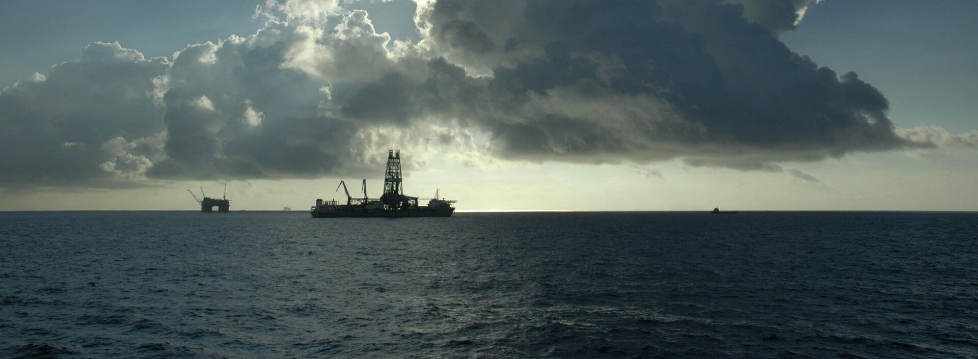 AI Files Lawsuit for Globetrotter II Crew Members Drillship Injury