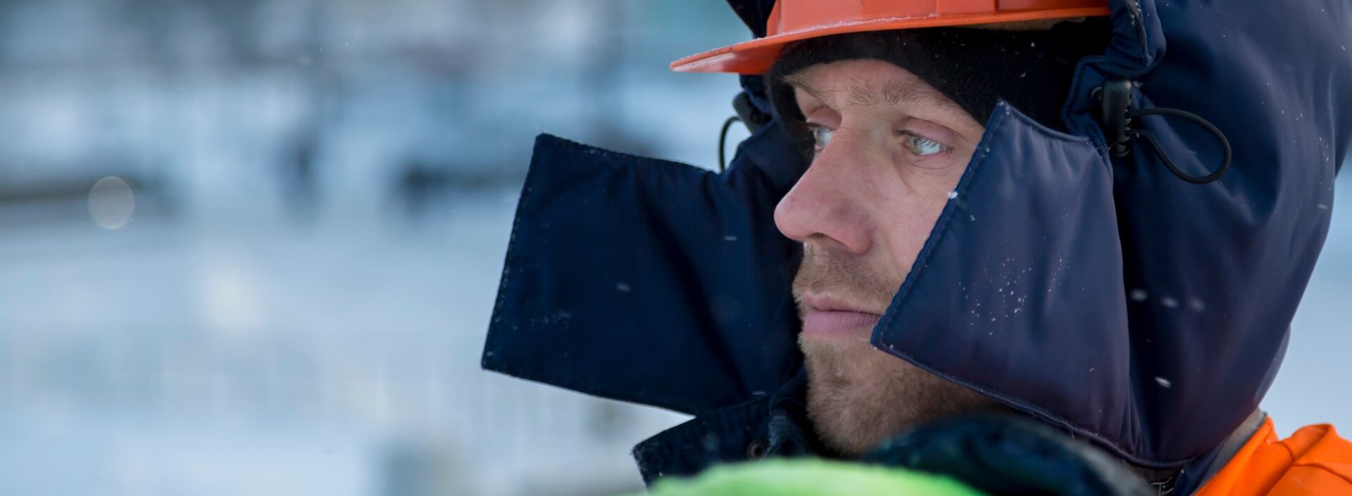 Cold-Weather Gear Every Oil Rig Worker Should (& Should NOT) Wear
